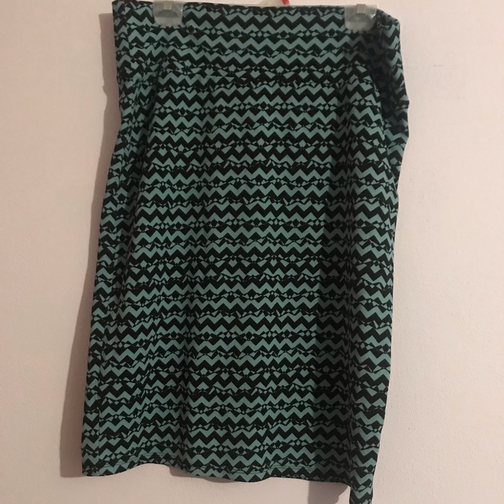 LuLaRoe Cassie skirt. Size 2XL